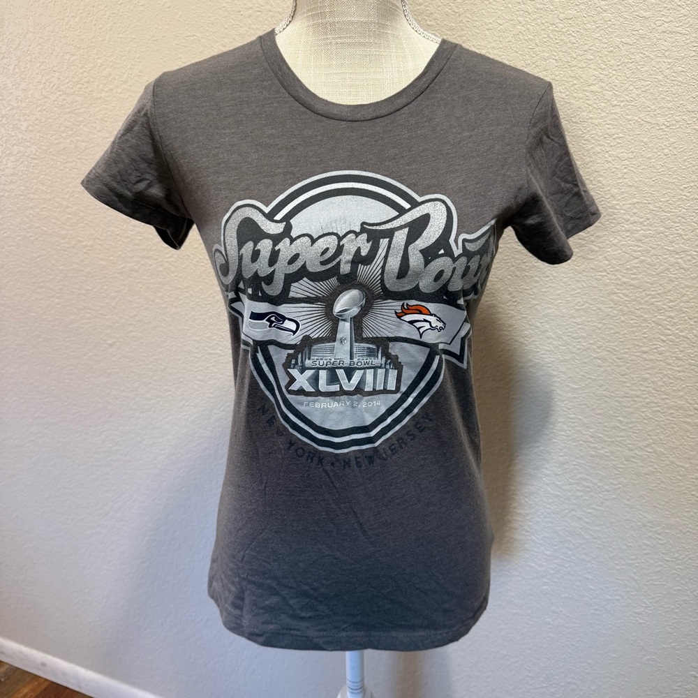 Super Bowl XLVIII Gray T-Shirt - Size Small